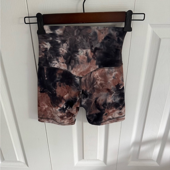 lululemon Align™ High-Rise Short - Picture 2 of 9